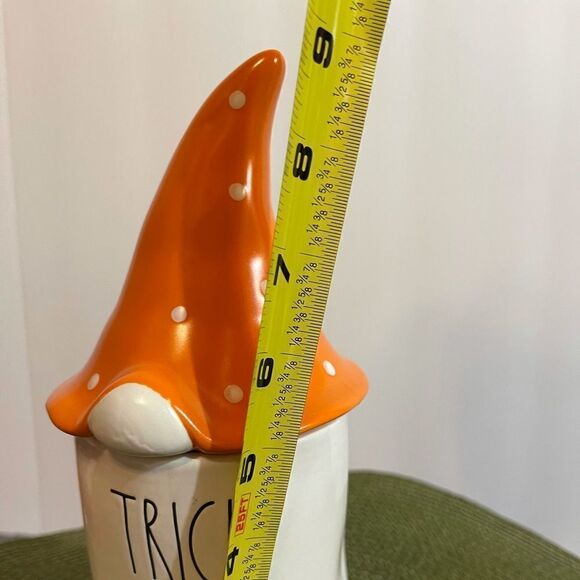 Rae Dunn Gnome candle with removeable top NWT - Picture 14 of 14